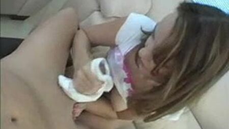 Masturbação com as cuecas dela