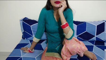 O cunhado indiano e a cunhada a curtirem um romance no quarto com uma bhabhi indiana sensual e de corpo atraente – saarabhabhi6 – áudio em hindi nítido