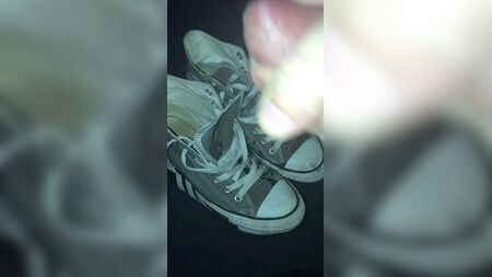 Venham cá, meninas, com os vossos ténis Converse cinzentos de cano alto