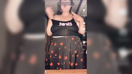 Compilação no TikTok de mulheres gordinhas excitadas, nuas e a masturbar-se