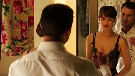 Dakota Johnson - Cinquenta Sombras Mais Escuras (2017)