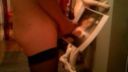 fodeu uma prostituta e ejaculou na puta