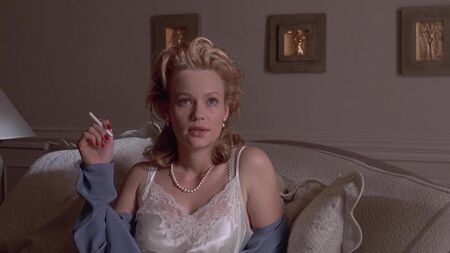 Samantha Mathis - «Psicopata Americano»