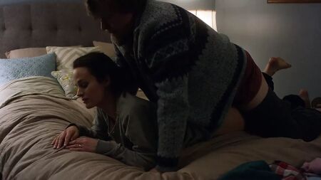 Elizabeth Reaser - Easy, 1.ª temporada, episódio 1: Cenas de sexo