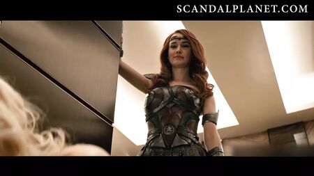 Compilação de cenas de nudez e sexo de Erin Moriarty - ScandalPlanetCom