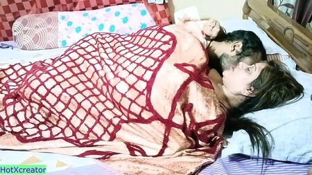 Sexo hardcore escaldante com uma bhabhi bengali em casa! Com áudio em bengali nítido