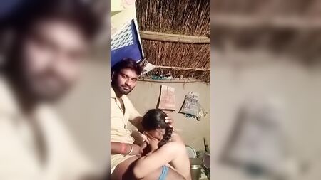 Mãe indiana nua e padrasto a fazer sexo oral