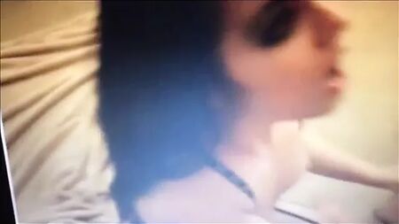 Paige, também conhecida como Saraya-Jade: coleção de broches hardcore e ejaculações faciais