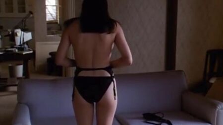 Jennifer Connelly a ficar em sutiã e cuecas sensuais