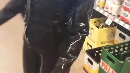 Uma sub a fazer compras