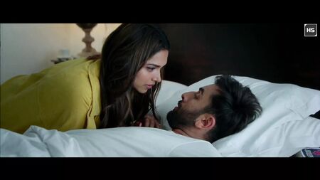 Deepika Padukone – Cenas de beijos apaixonados
