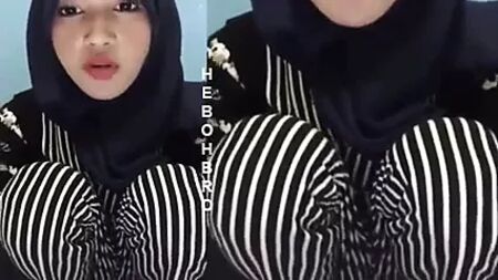 A mulher que usa hijab gosta de beber esperma