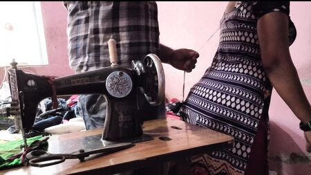 Costureiro, costura-me um sari novinho em folha, sari, sari, e eu dou-te boleia