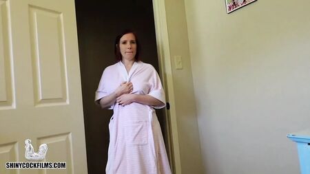 Madrasta mostra os seus novos seios ao enteado - Jane Cane