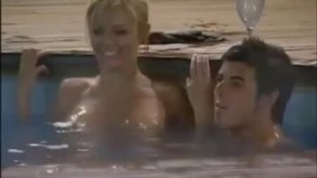 Orgia na piscina do Big Brother Reino Unido