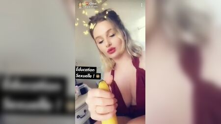 Uma prostituta branca mostra como se faz um bom broche
