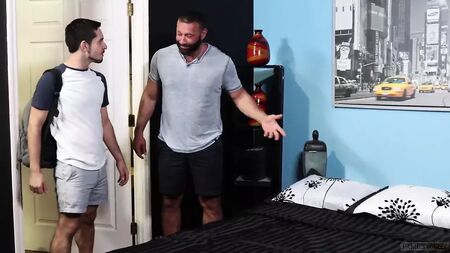 Os meus tios sensuais - Alex Tikas e Aiden Joseph