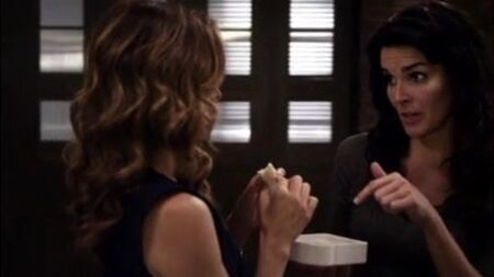 Angie Harmon, Sasha Alexander - Rizzoli & Isles, 1.ª temporada, episódio 3