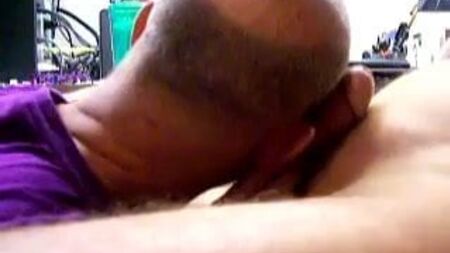Os homens também fazem sexo oral fantástico!!