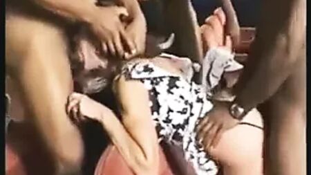Esposa gostosa e sensual fodida por um negro