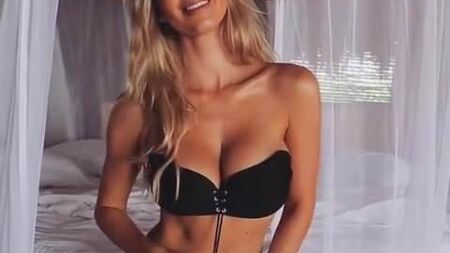 Hannah Polites: Lingerie sensual