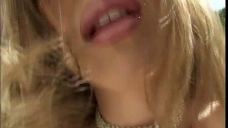Kianna Dior em meias