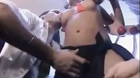 Olivia del Rio numa fantástica dupla penetração no barco
