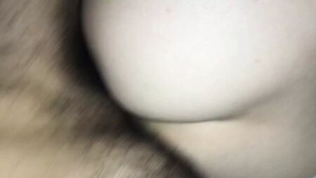Estou a foder as nádegas branquíssimas da minha namorada casada - Porno turco