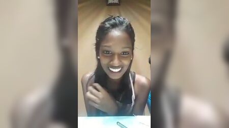 rapariga sensual a tirar selfies 40.MP4