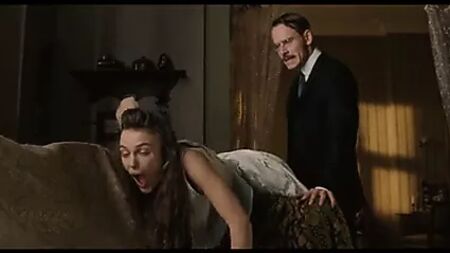 Keira Knightley levou palmadas e foi fodida