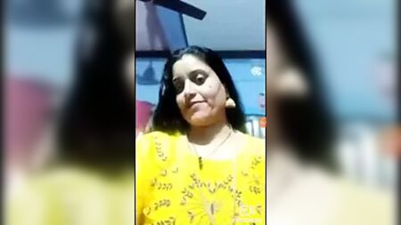 Sensacional no Facebook: a tia HEMA mostra o corpo nu numa chamada no Facebook