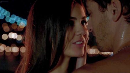 Victoria Justice – sutiã e decote