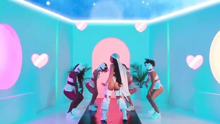 Compilação de vídeos musicais da Doja Cat