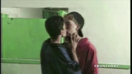rapazes sensuais de 20 anos a foder, com discrição, quando a miúda está n