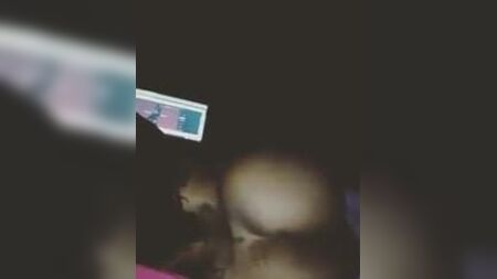 A mãe continua a fazer strip