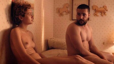 Cenas de nudez de Olivia Cooke no ScandalPlanet.Com