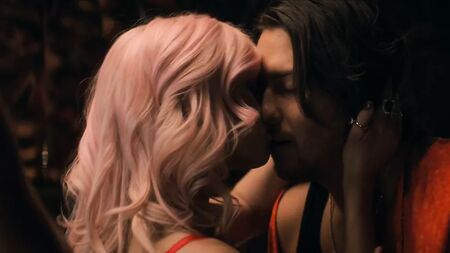 Katherine McNamara. Natalie Martinez... - «The Stand», 1.ª temporada, episódio 5