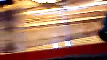 Chitra, uma rapariga indiana gira, faz sexo oral e fode com o chefe