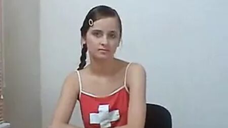 Lindo casting anal de uma jovem estreante