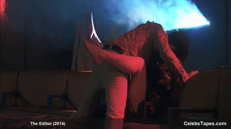 Tristan Risk completamente nu