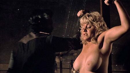 Lynda Wiesmeier nua em «Wheels of Fire» no ScandalPlanet.Com