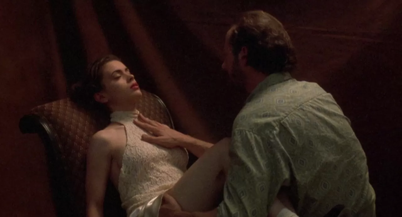 Alyssa milano poison ivy nude