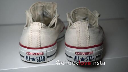 Os sapatos da minha irmã: Converse brancos (usados!)