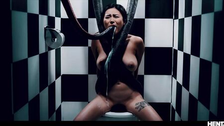 Hentai da vida real - Rae Lil Black leva uma foda na cara e é enche-de-porra à grande