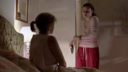 Mãe apanhada a masturbar-se por NÃO ser a filha - nicolo33