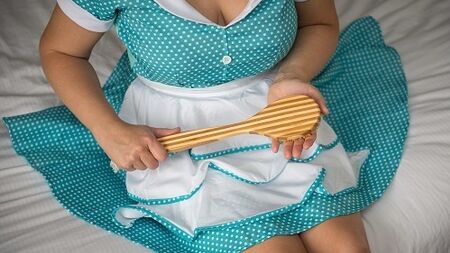 A Pedir uma Palmada: Uma História em Áudio ABDL
