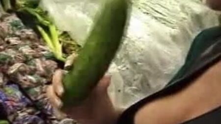 Comprar alguns pepinos com a Sarah