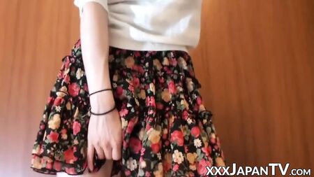 Mulheres amadoras japonesas a mostrar as suas vaginas em grande plano