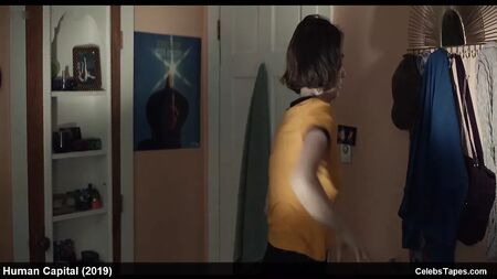 Cenas de cinema românticas com Marisa Tomei e Maya Hawke nuas