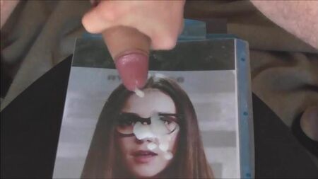 Homenagem a Nina Dobrev